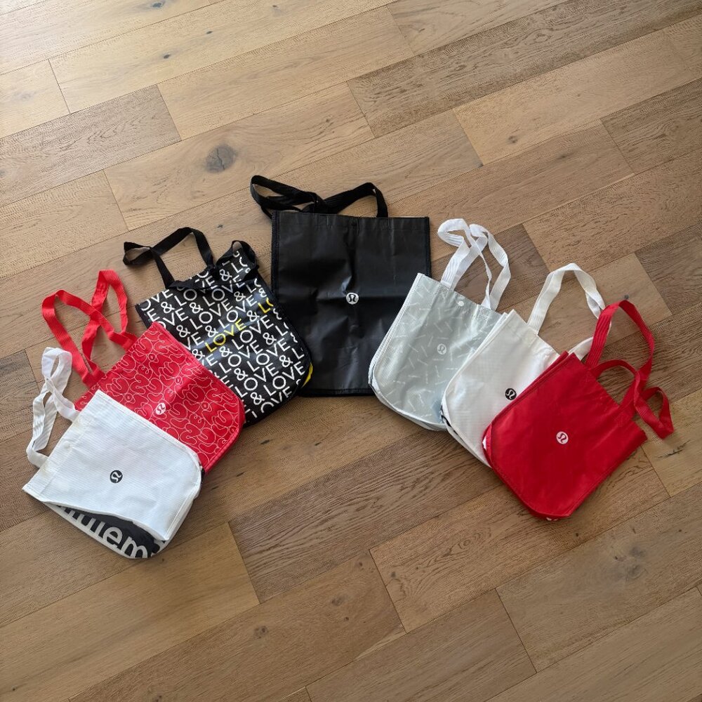 Seven Lululemon Reusable Bags